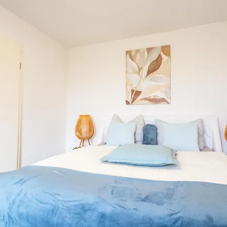 Familien Doppelhaushaelfte ,,inger